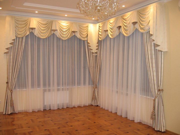 Drapery curtains (2)