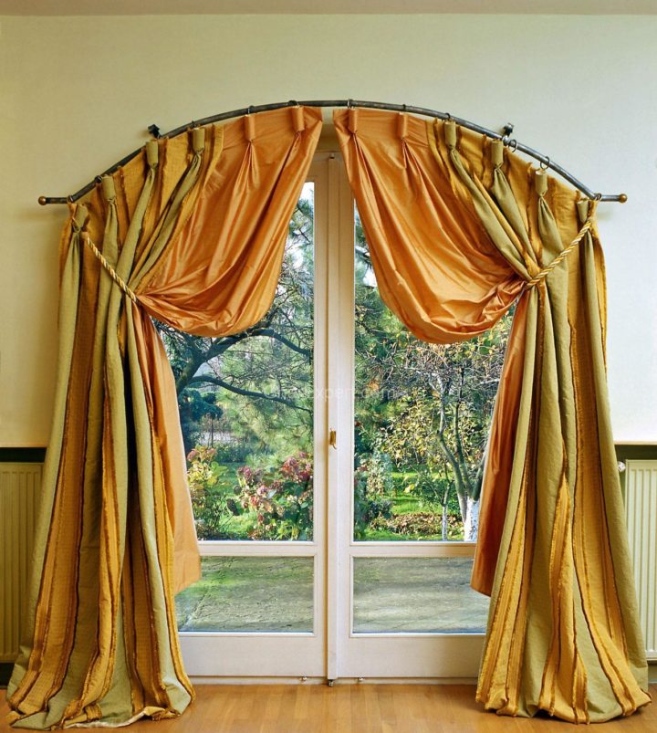 Drapery curtains (8)