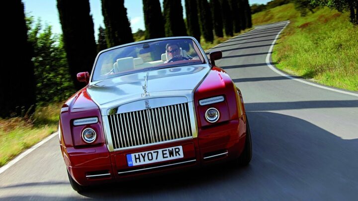 дилер Rolls-Royce